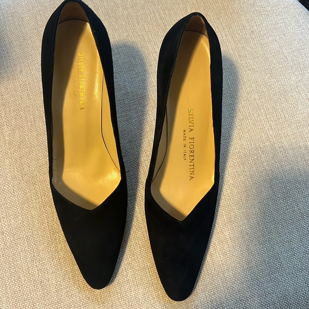 Silva Fiorentina Black Suede Almond Toe Pumps